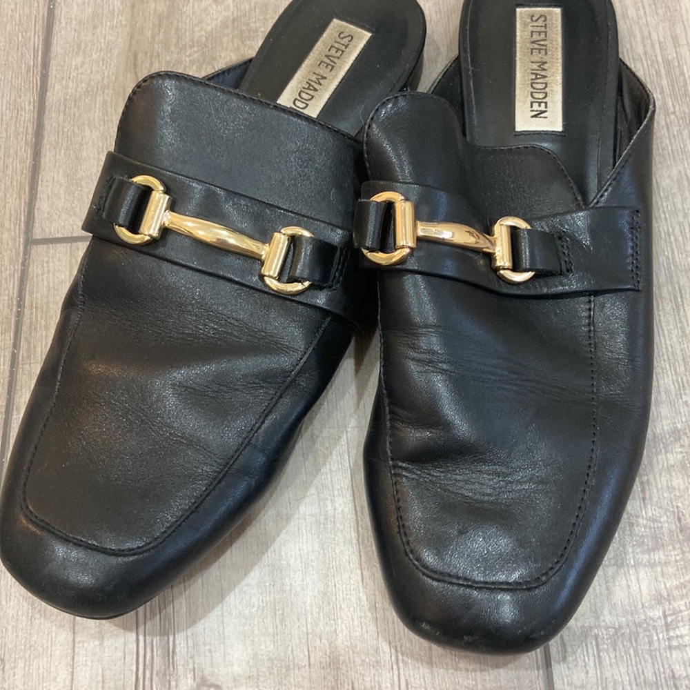 Steve Madden Black Leather Slip-On Mules with Gold Horsebit - Picture 5 of 5